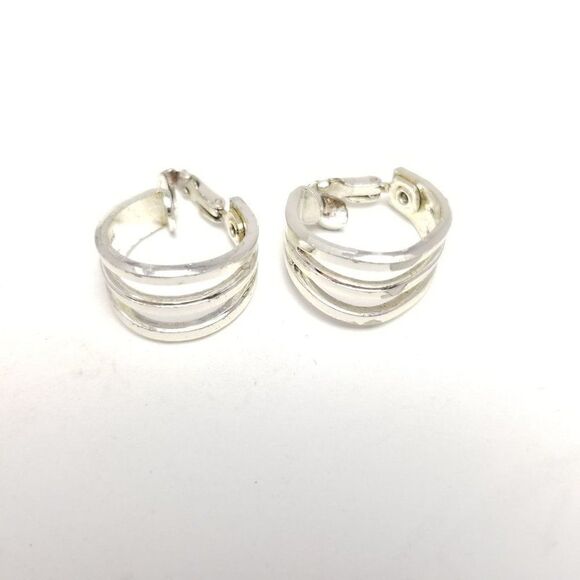Vintage Silver Tone Hoop Earrings, Striped Openwork Design, Retro Estate - Picture 4 of 6